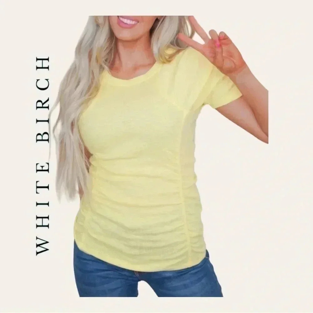 0553. White BIRCH SHORT SLEEVE TOP RUCHING ON SIDES YELLOW IN‎ COLOR SIZE 1X